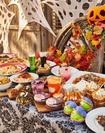 Knott's Taste of Fall-O-Ween Food Display